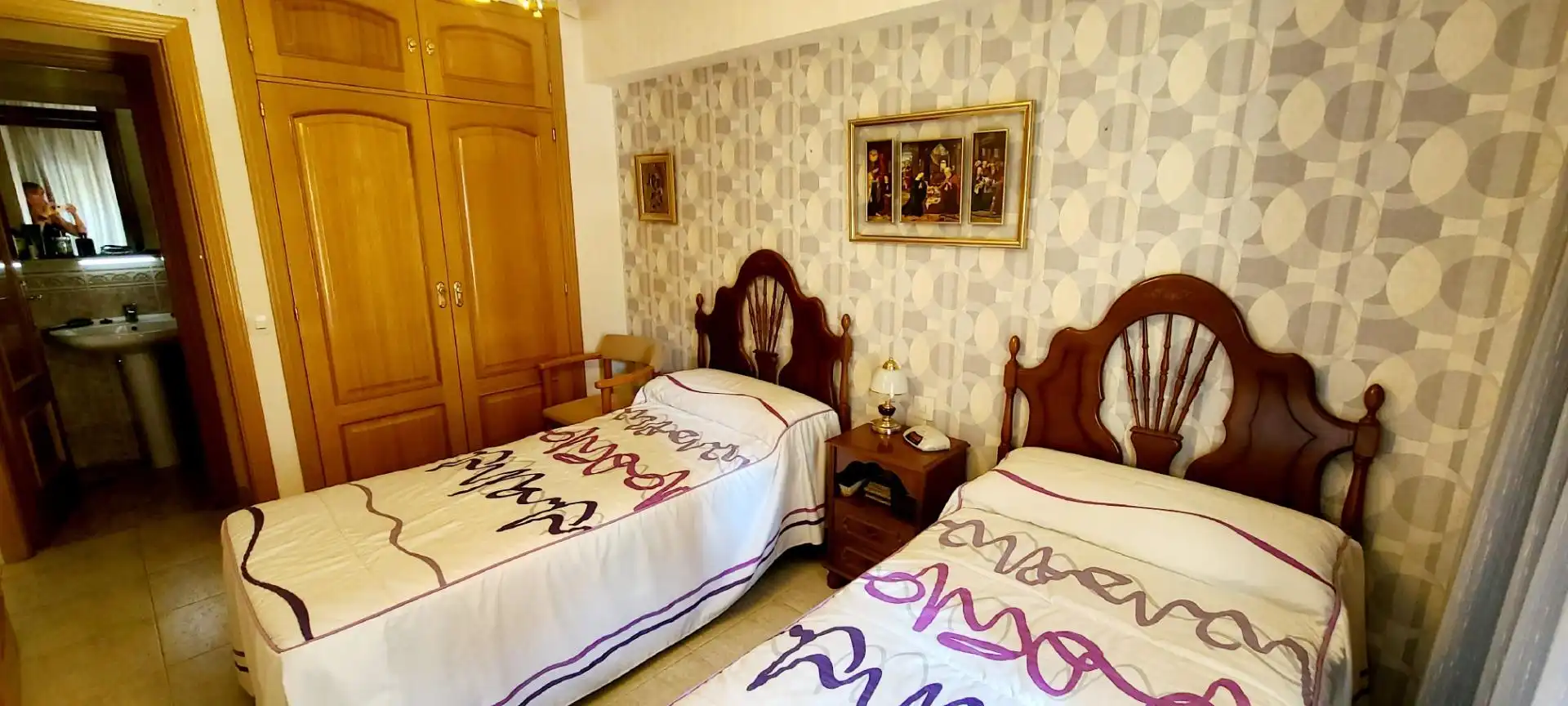 Dormitori de Apartament en venda en Madrid amb Calefacció
