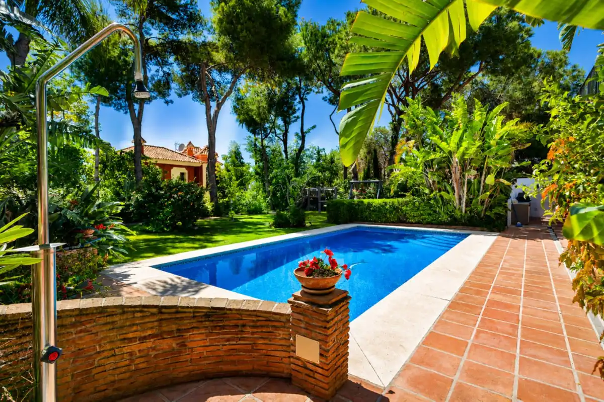 Jardí de Casa o xalet en venda en Marbella amb Aire condicionat, Calefacció i Jardí privat