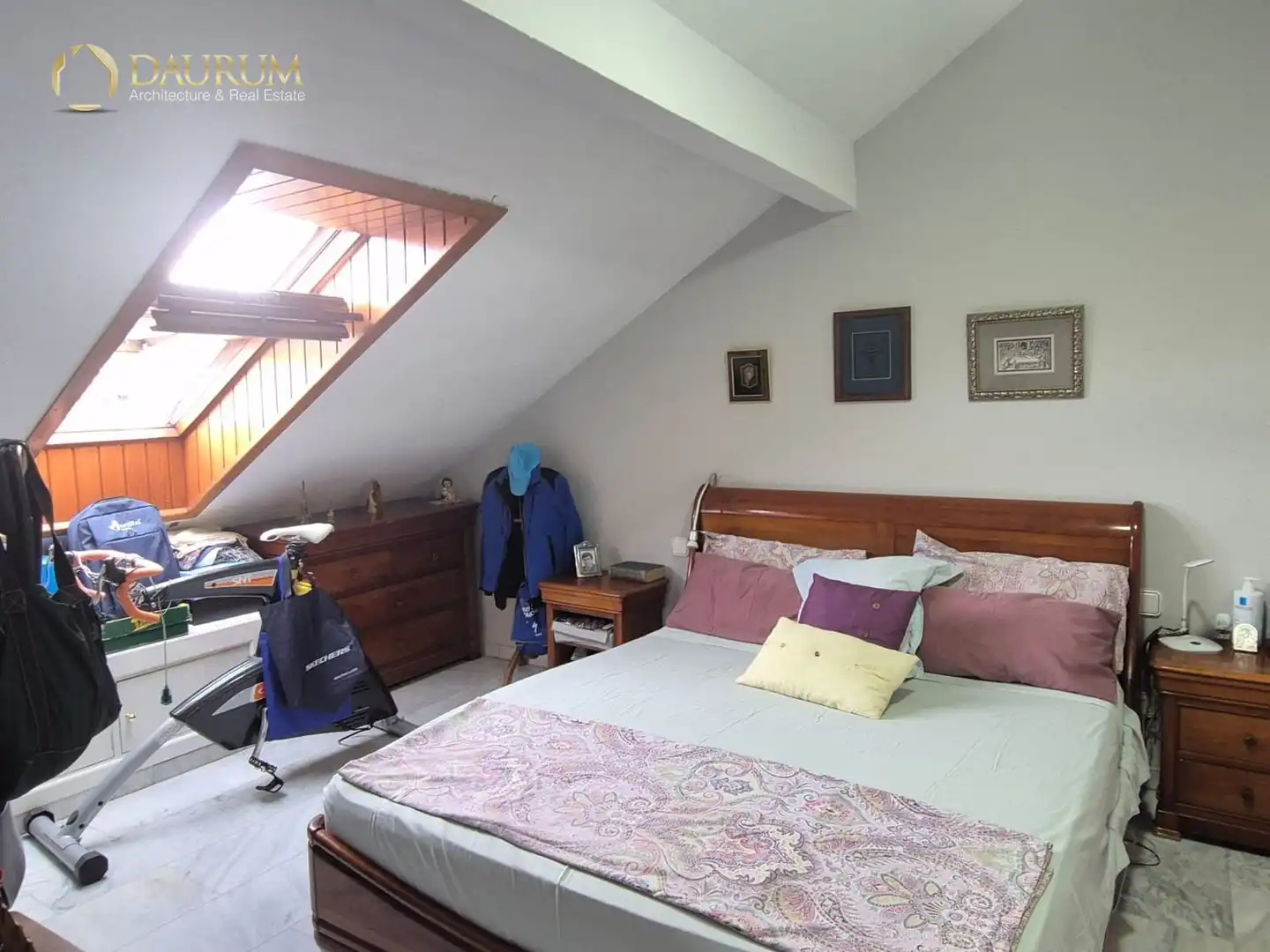 Habitación de Dúplex en venta en Madrid con Aire acondicionado y Calefacción