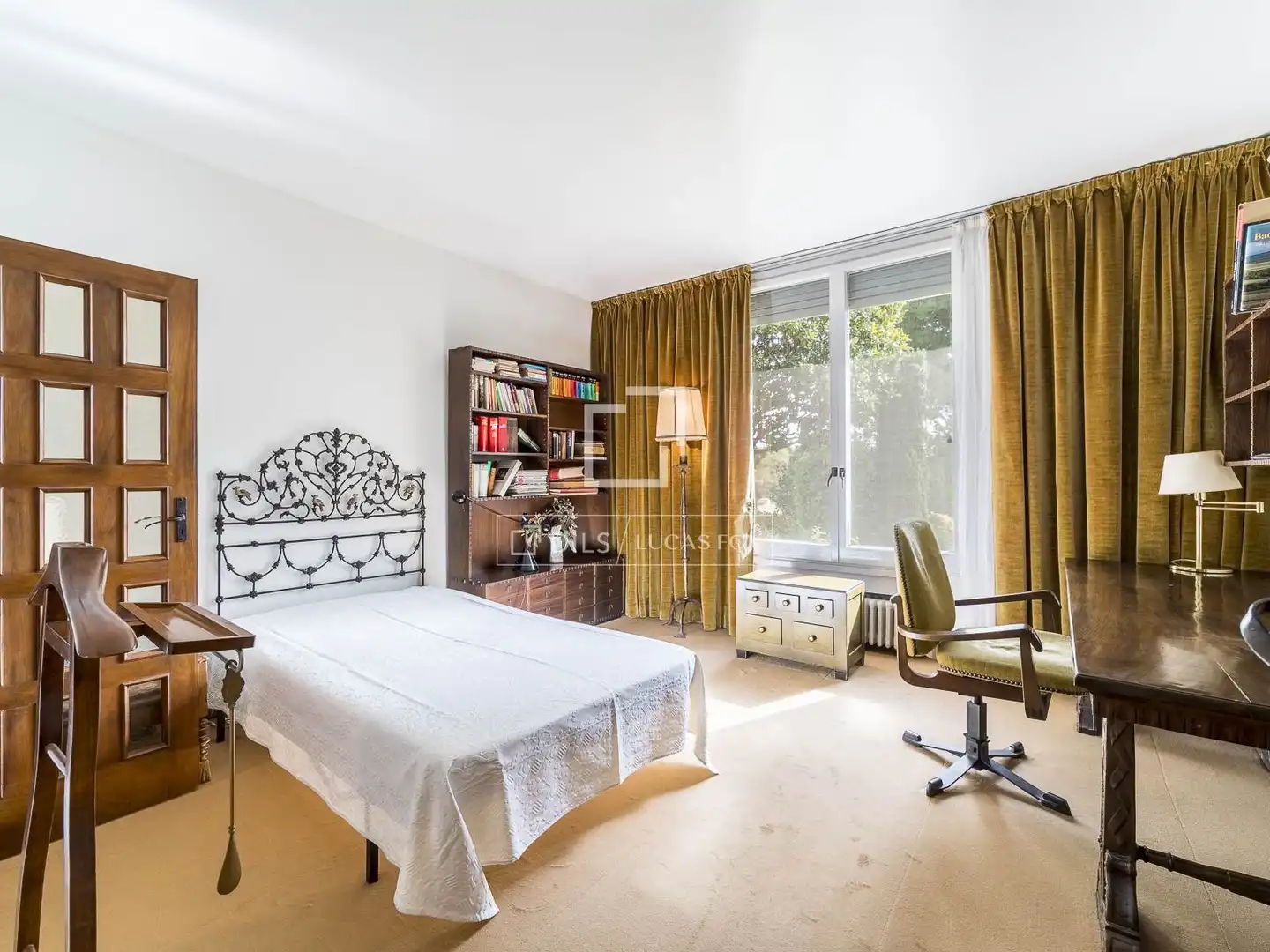 Habitación de Casa o chalet en venta en Barcelona con Calefacción, Jardín privado y Trastero