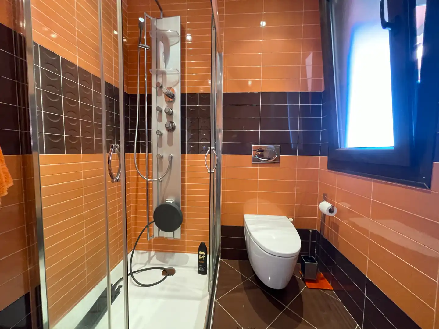 Bany de Casa o xalet en venda en Gijón  amb Calefacció, Jardí privat i Parquet