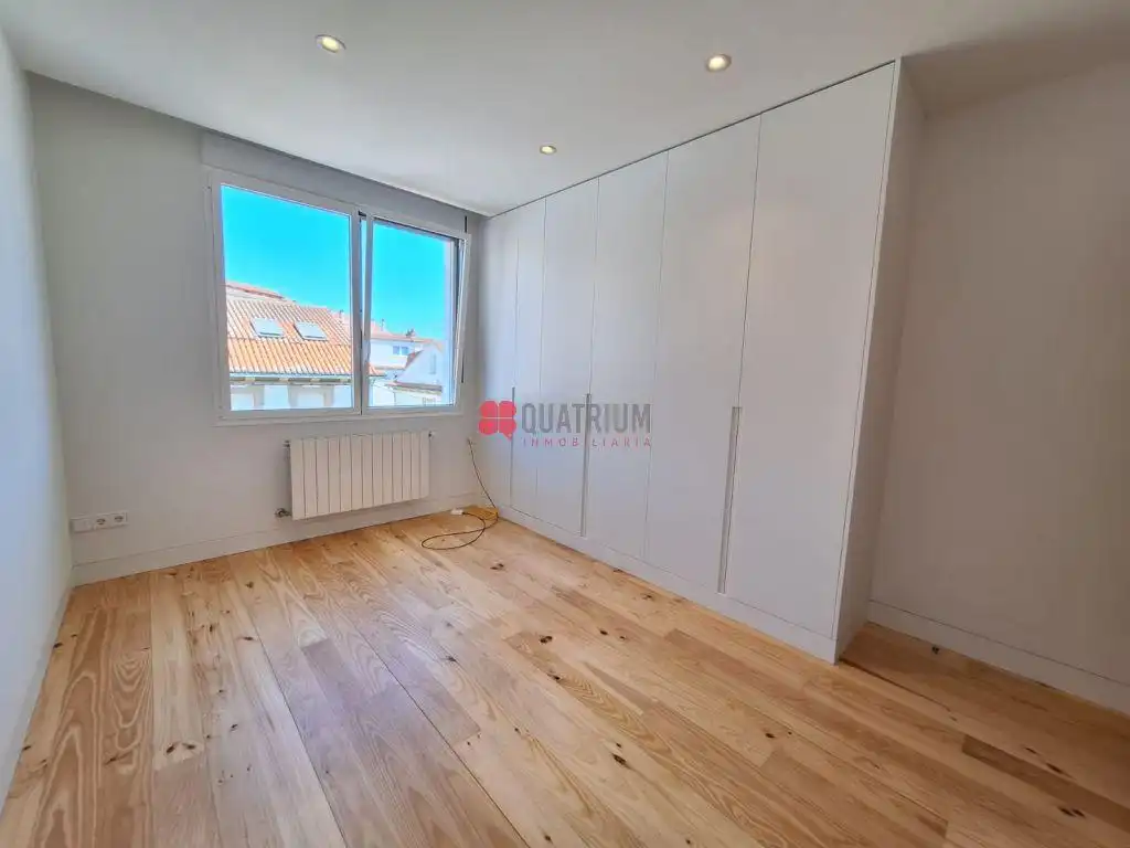 Habitación de Piso de alquiler en Santiago de Compostela  con Calefacción