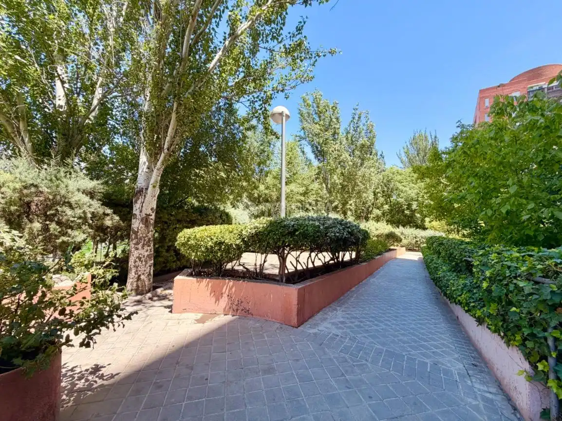 Garten von Wohnung zum Verkauf in Madrid mit Klimaanlage, Heizung und Terrasse