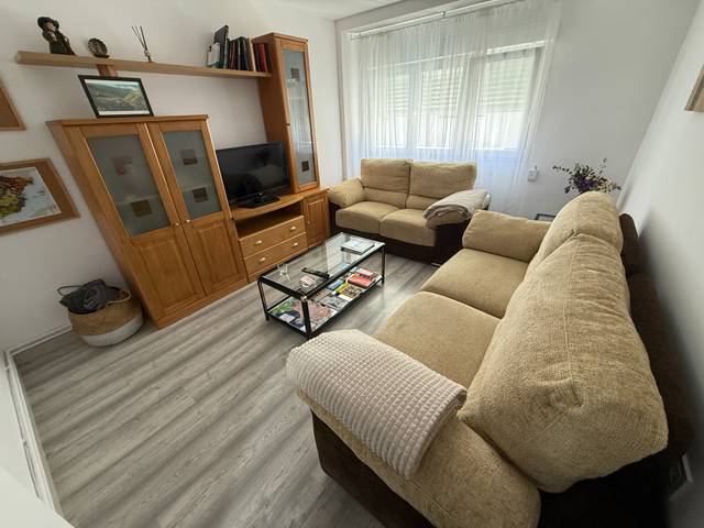 Piso en Venta en Calle Álvaro de Albornoz en Laviada