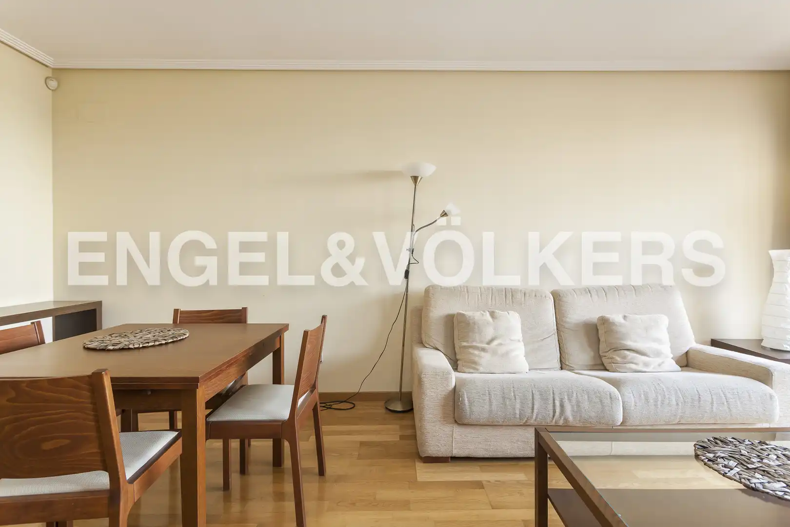 Sala de estar de Piso de alquiler en Madrid con Aire acondicionado, Calefacción y Terraza