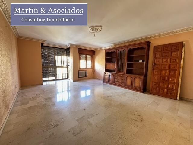 Pis en venda a  VIRGEN DE LA ENCARNACION, 5, La Calzada - La Florida