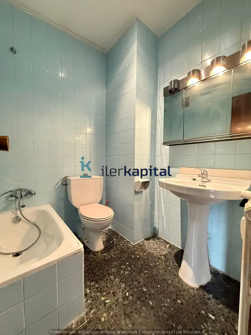 Badezimmer von Wohnung zum Verkauf in Lleida mit Klimaanlage und Heizung