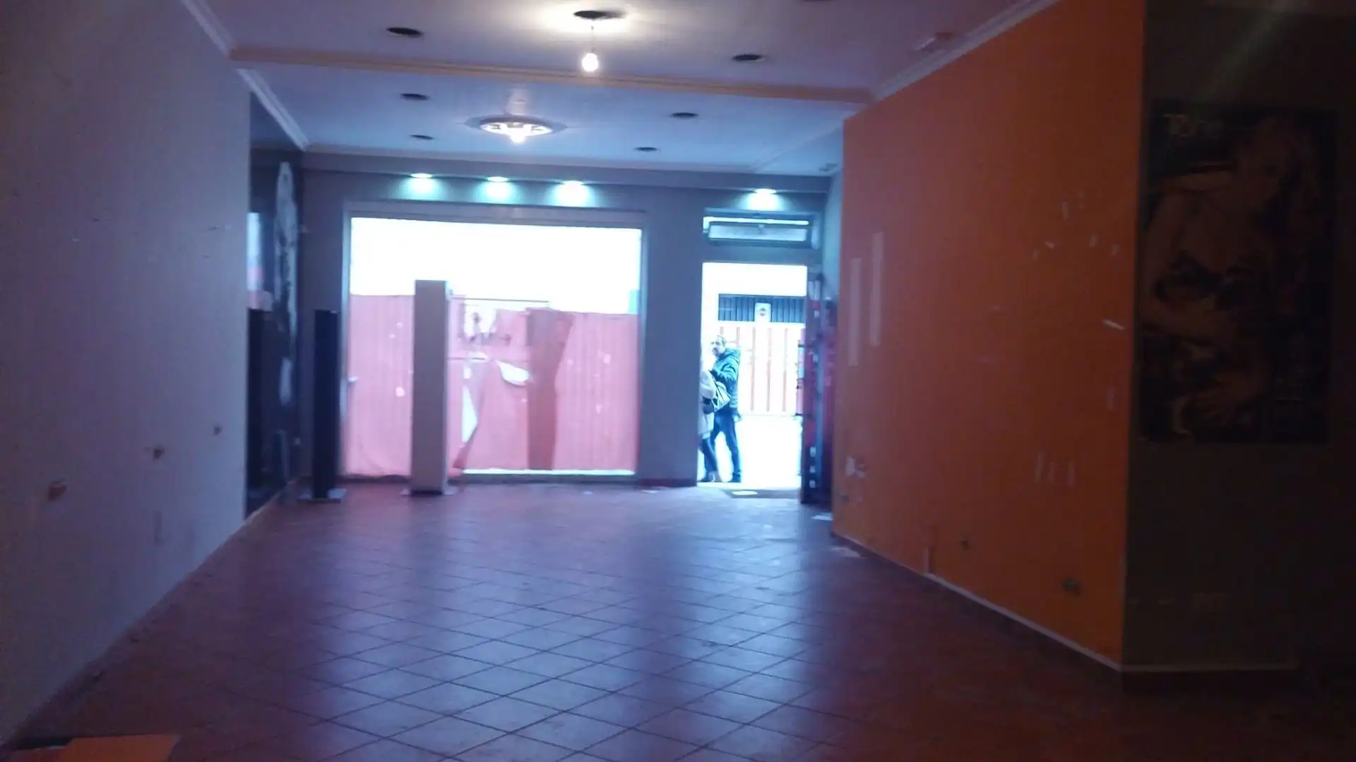 Local comercial en alquiler en Avenida Finisterre 238