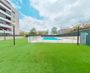 Piscina de Pis en venda en Sant Boi de Llobregat amb Aire condicionat, Jardí privat i Terrassa