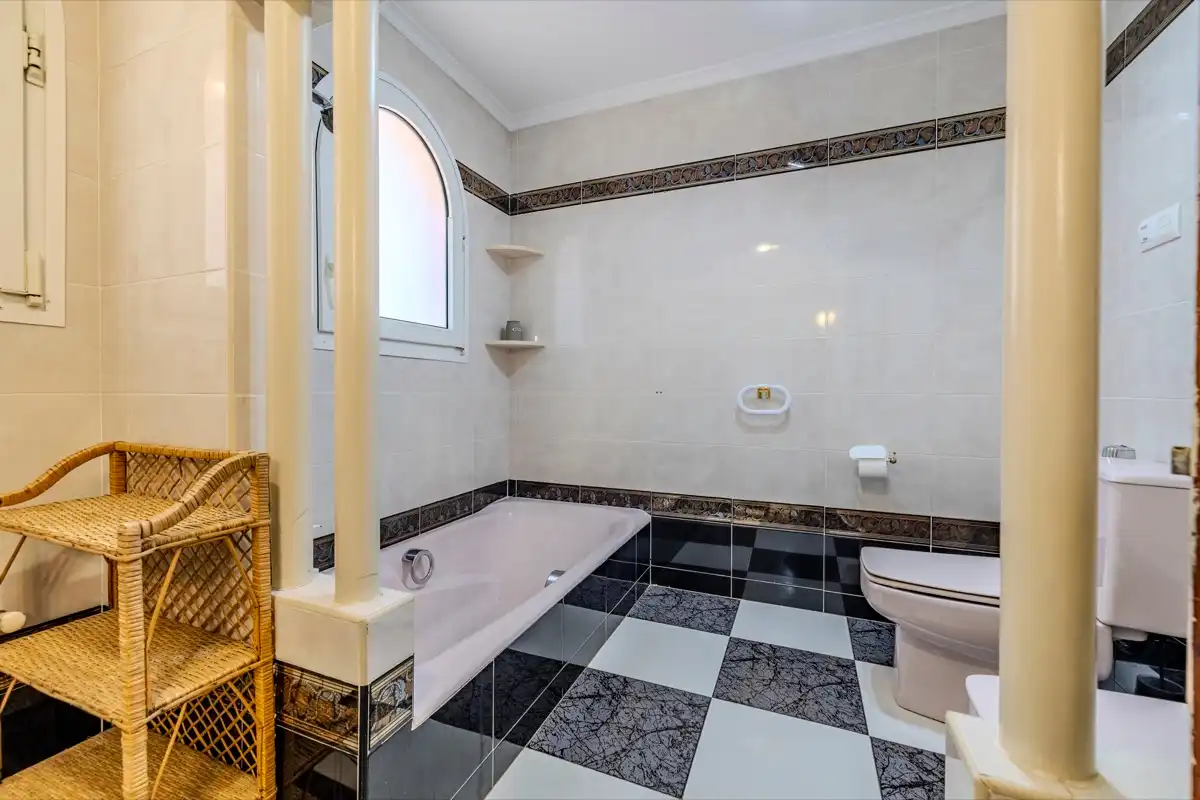 Bathroom of Houses for sale in Jávea / Xàbia  with Air Conditioner, Heating and Private garden