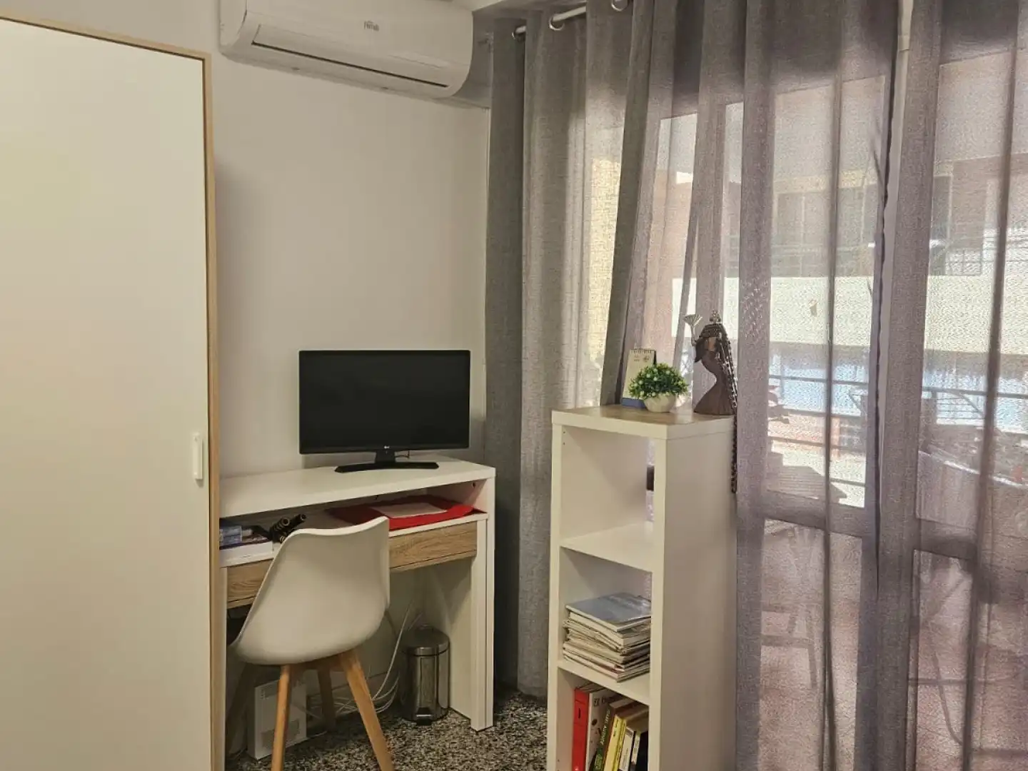 Habitación de Piso en venta en Málaga con Aire acondicionado, Terraza y Amueblado