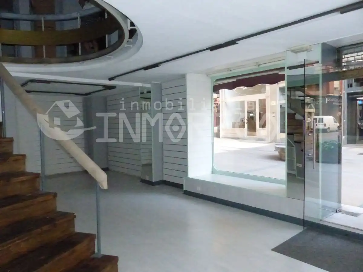 Locale commerciale in vendita a Jose Maria Prereda, imagen 2