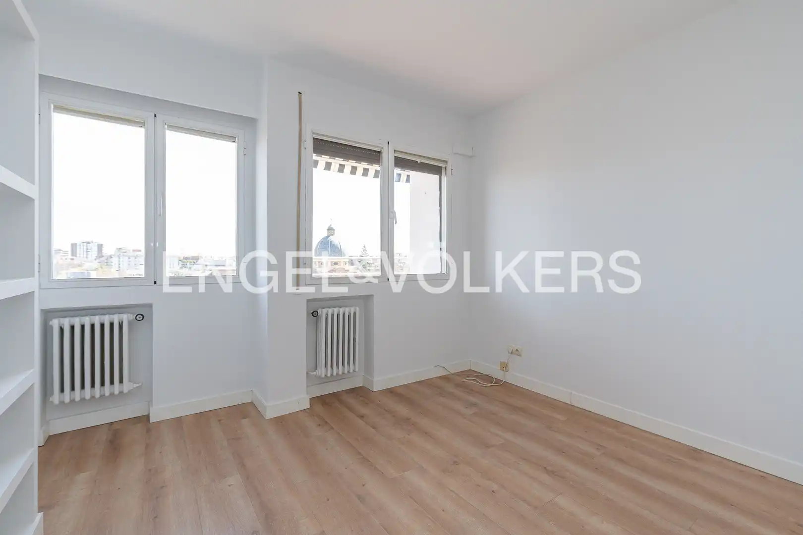 Bedroom of Flat for rent in Madrid  with Air Conditioner, Heating and Terrace