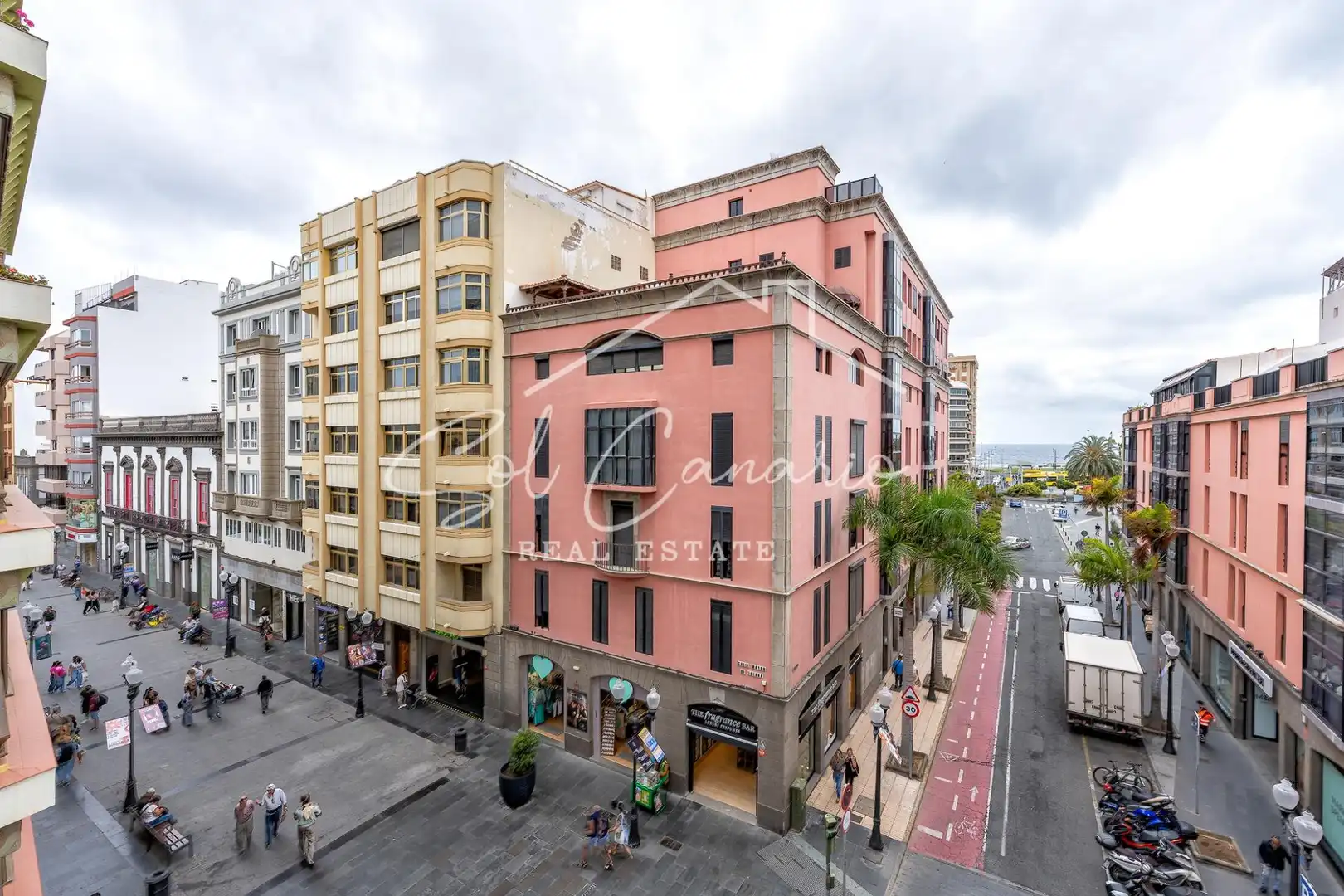 Vista exterior de Pis en venda en Las Palmas de Gran Canaria amb Balcó