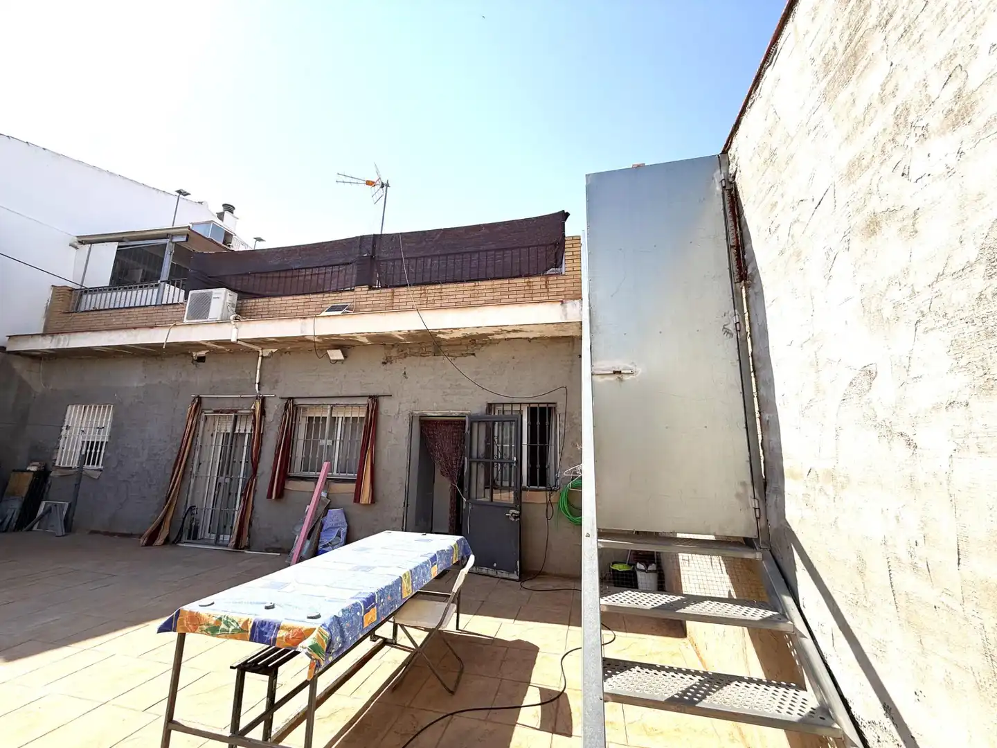 Exterior view of Detached homes for sale in Santiponce  with Air Conditioner, Terrace and Storage room