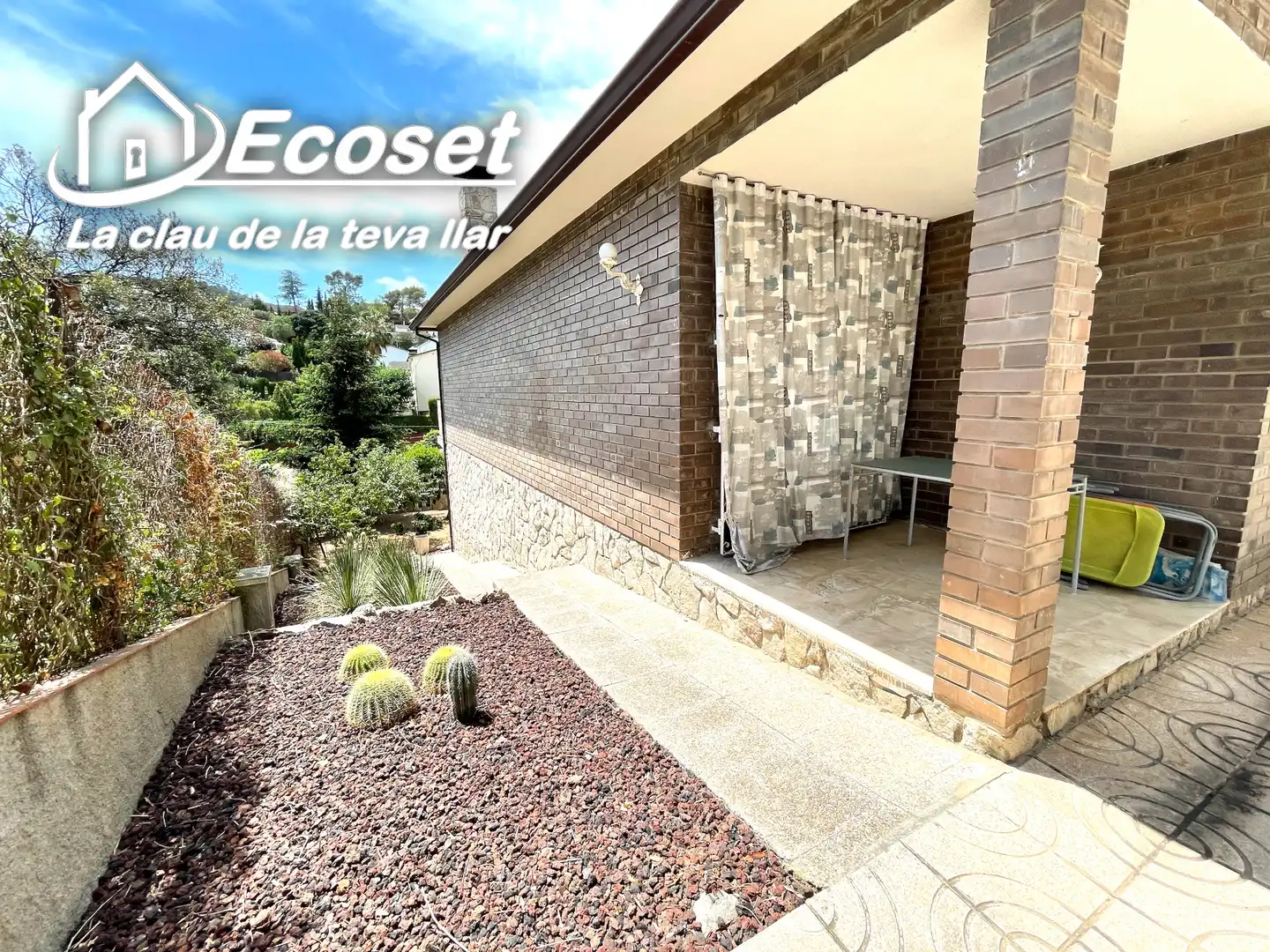 Vista exterior de Casa o xalet en venda en Cervelló amb Calefacció, Jardí privat i Terrassa