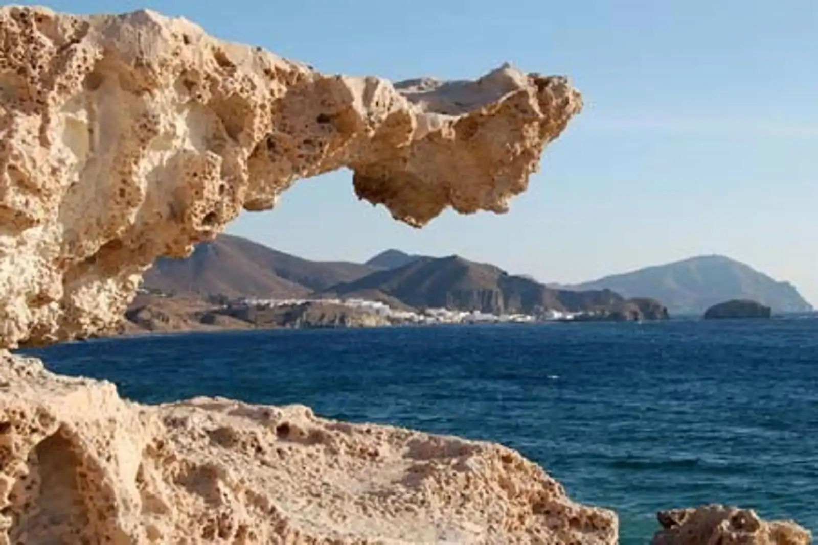 Vista exterior de Piso en venta en Almería con Trastero, Amueblado y Piscina comunitaria