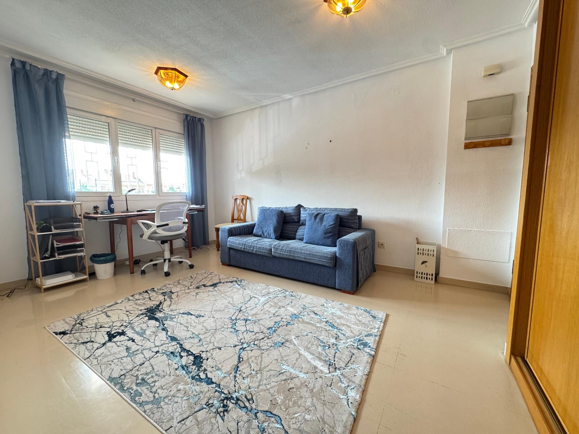 Living room of Flat for sale in Leganés  with Heating, Private garden and Community pool