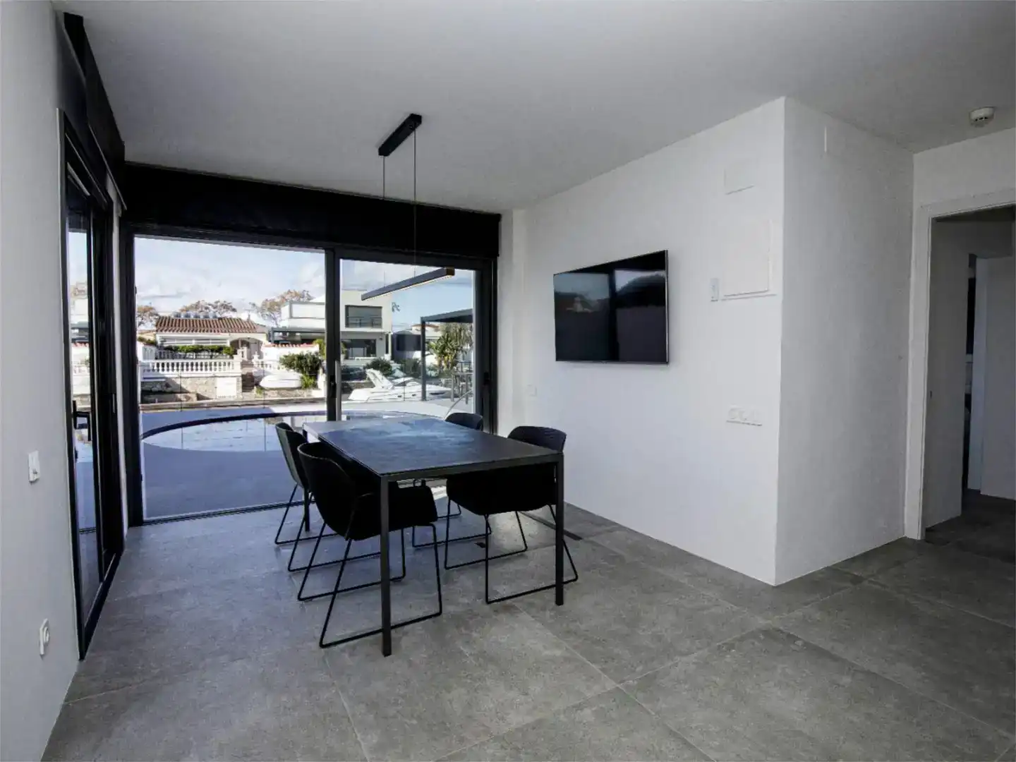 Dining room of Houses for sale in Empuriabrava  with Air Conditioner, Swimming Pool and Balcony