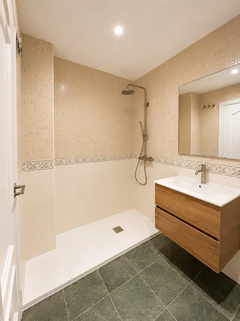 Baño de Piso en venta en Málaga con Aire acondicionado y Terraza