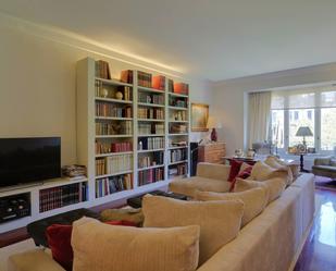 Living room of Flat for sale in  Barcelona Capital  with Air Conditioner and Balcony