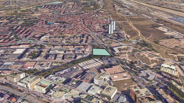 Terreno en Venta en C/ Labastida en Tres Olivos - Valverde