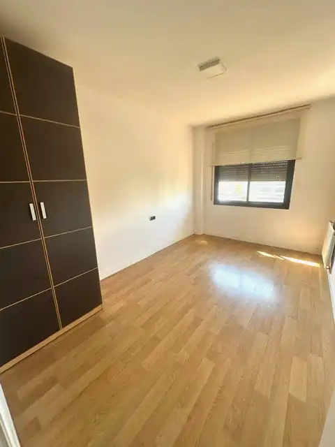 Dormitori de Pis de lloguer en Barcelona amb Calefacció, Parquet i Terrassa