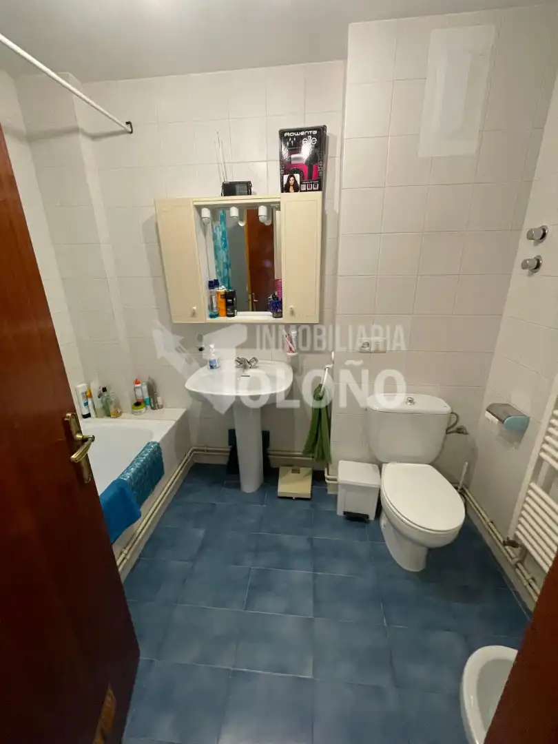 Badezimmer von Maisonette zum Verkauf in Labastida / Bastida mit Klimaanlage, Heizung und Parkett