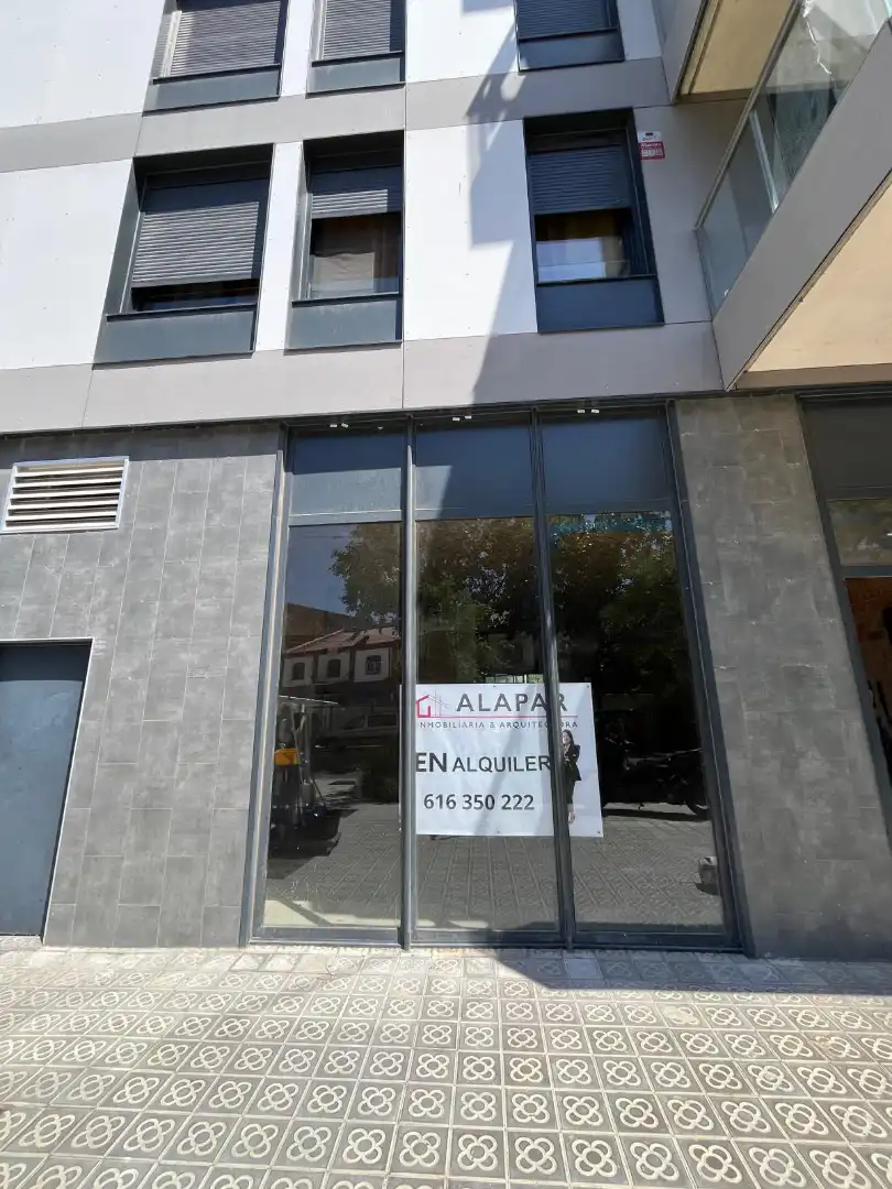 Vista exterior de Local de alquiler en Barcelona
