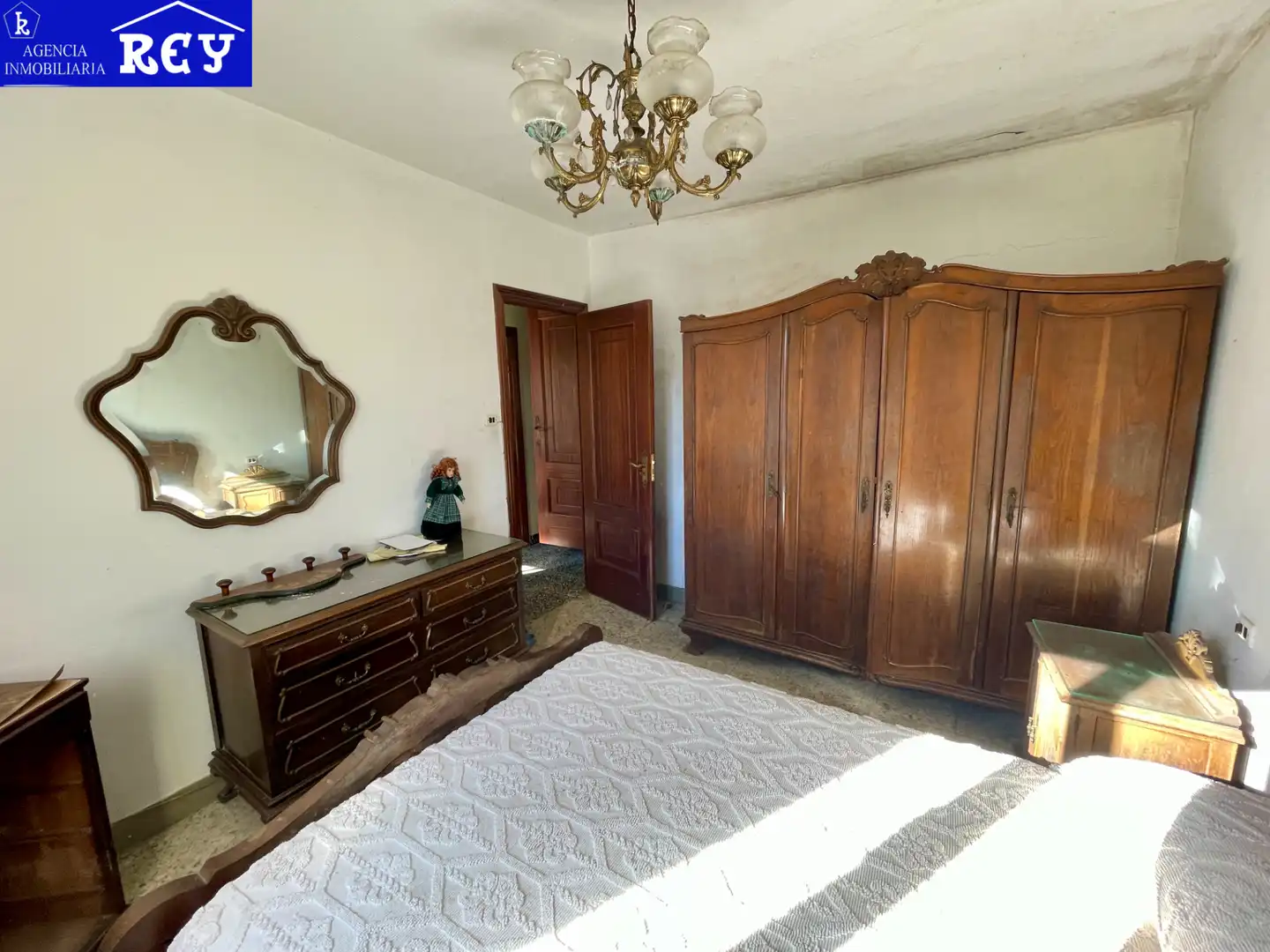 Dormitori de Casa o xalet en venda en Santiago de Compostela  amb Jardí privat, Terrassa i Moblat
