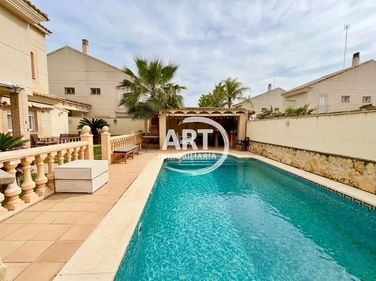 Exterior view of Houses for sale in L'Eliana  with Air Conditioner, Heating and Private garden
