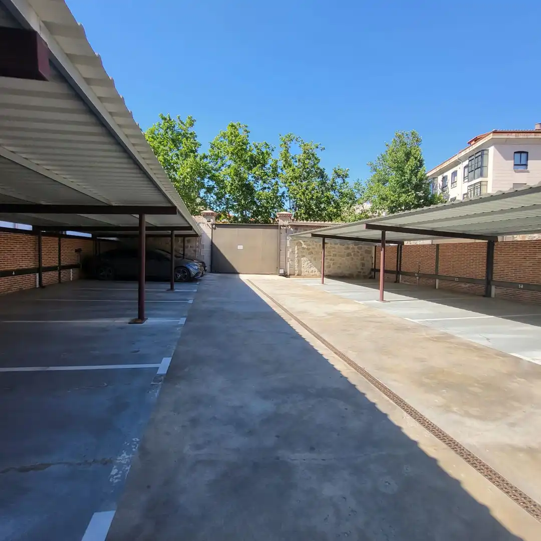 Aparcament de Apartament de lloguer en Ávila amb Traster i Moblat