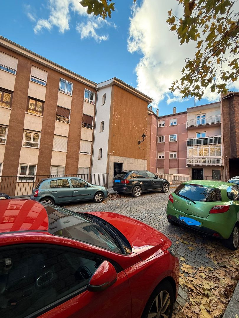 Vista exterior de Pis en venda en Ávila Capital amb Calefacció, Terrassa i Piscina comunitària