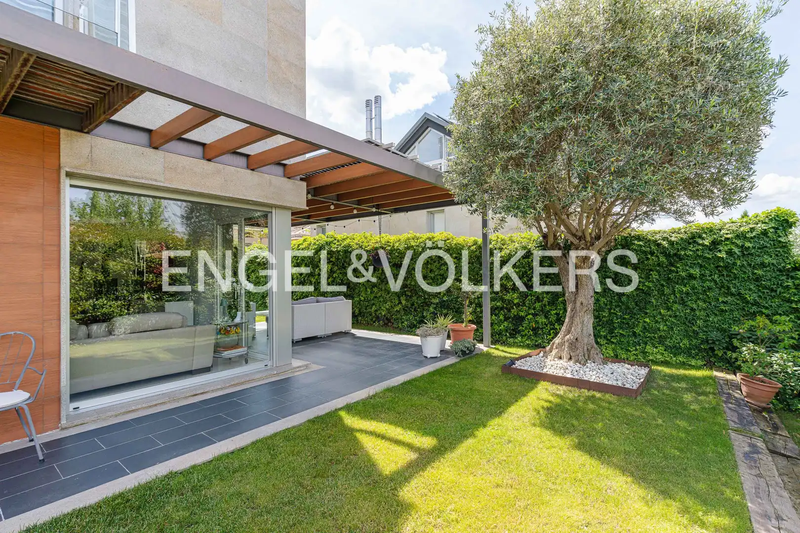 Terraza de Casa adosada en venta en Las Rozas de Madrid con Aire acondicionado, Calefacción y Jardín privado