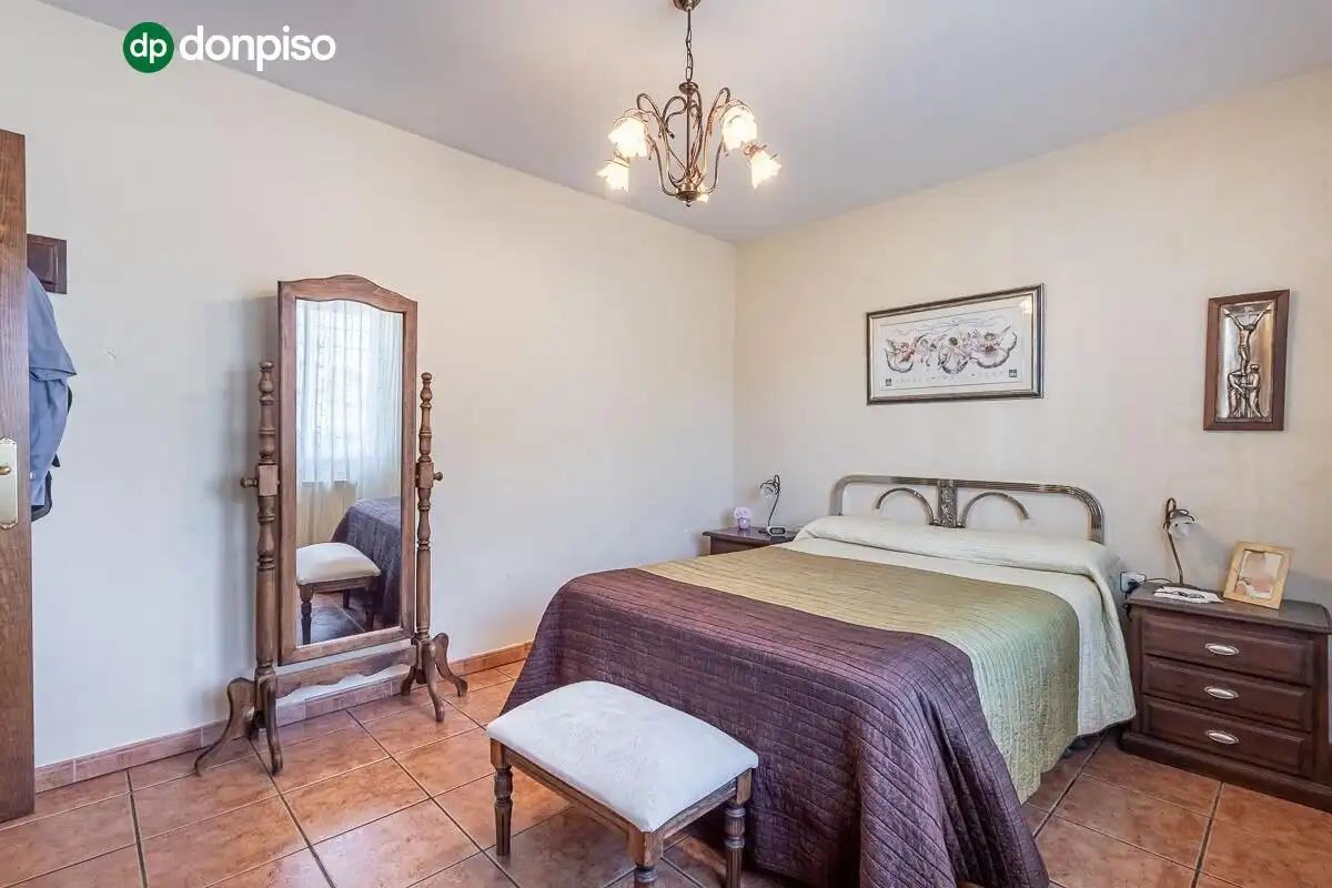 Chalet con piscina en venta en Calle del Arache 5, imagen 18