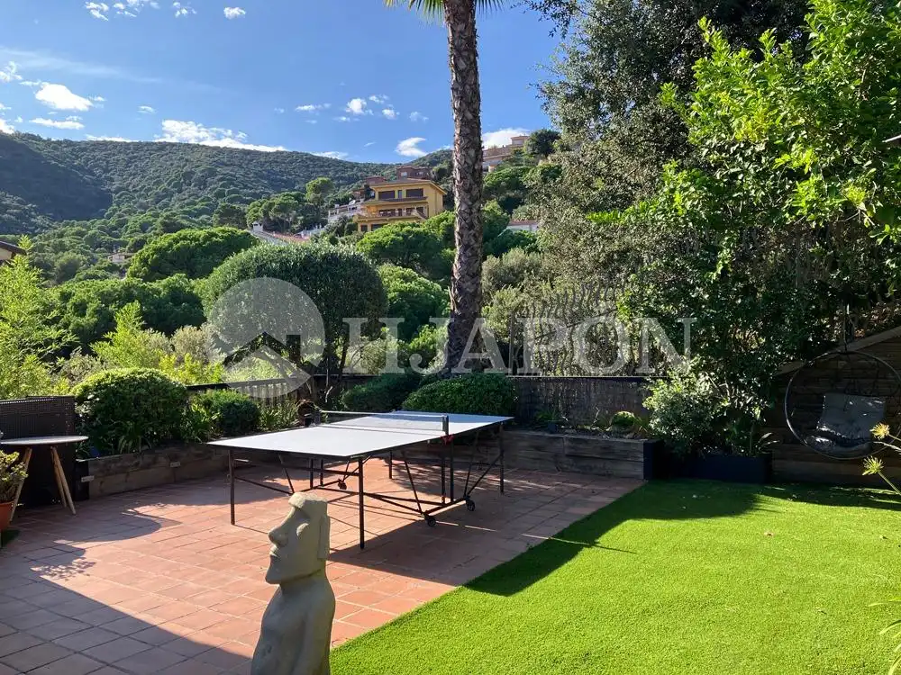Jardí de Casa o xalet en venda en Alella amb Aire condicionat, Calefacció i Jardí privat
