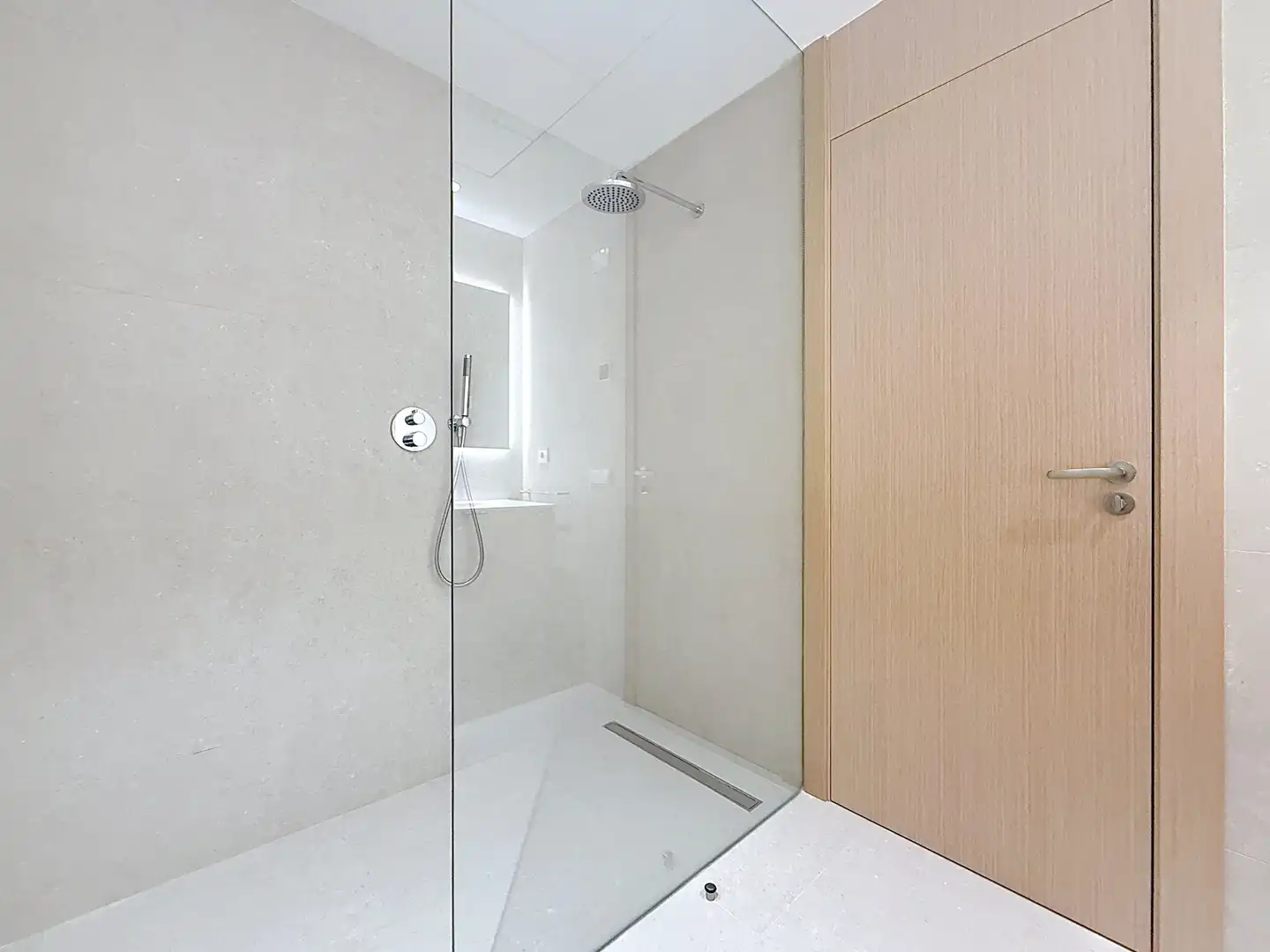 Bathroom of Apartments for sale in Benahavís  with Air Conditioner, Terrace and Storage room