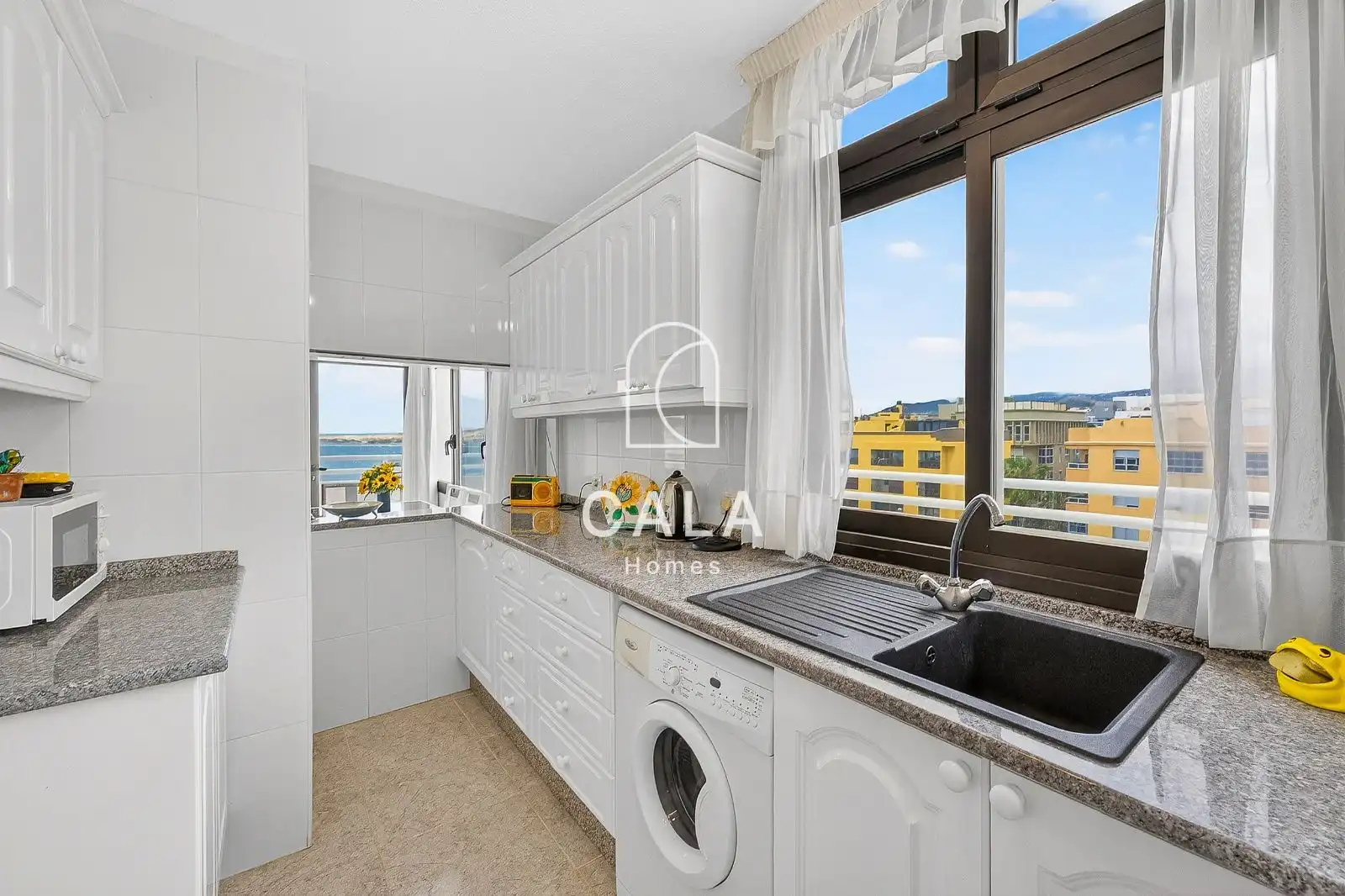 Cuina de Apartament en venda en Granadilla de Abona amb Terrassa, Piscina i Moblat