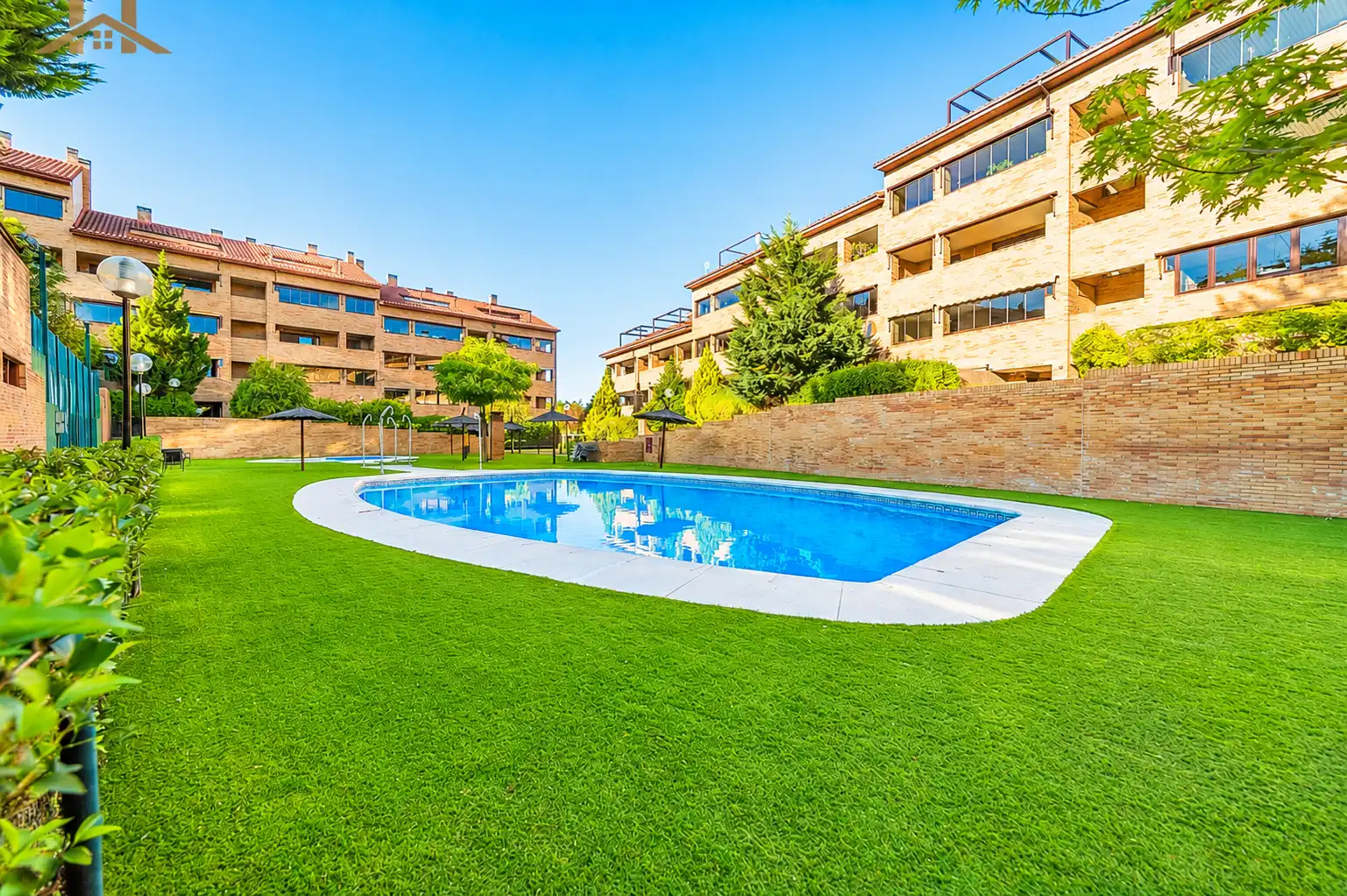 Swimming pool of Flat for sale in Navalcarnero  with Air Conditioner, Heating and Parquet flooring