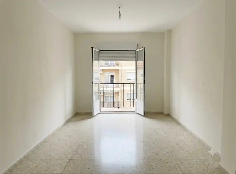 Vista exterior de Pis en venda en Ciudad Real amb Calefacció, Terrassa i Balcó