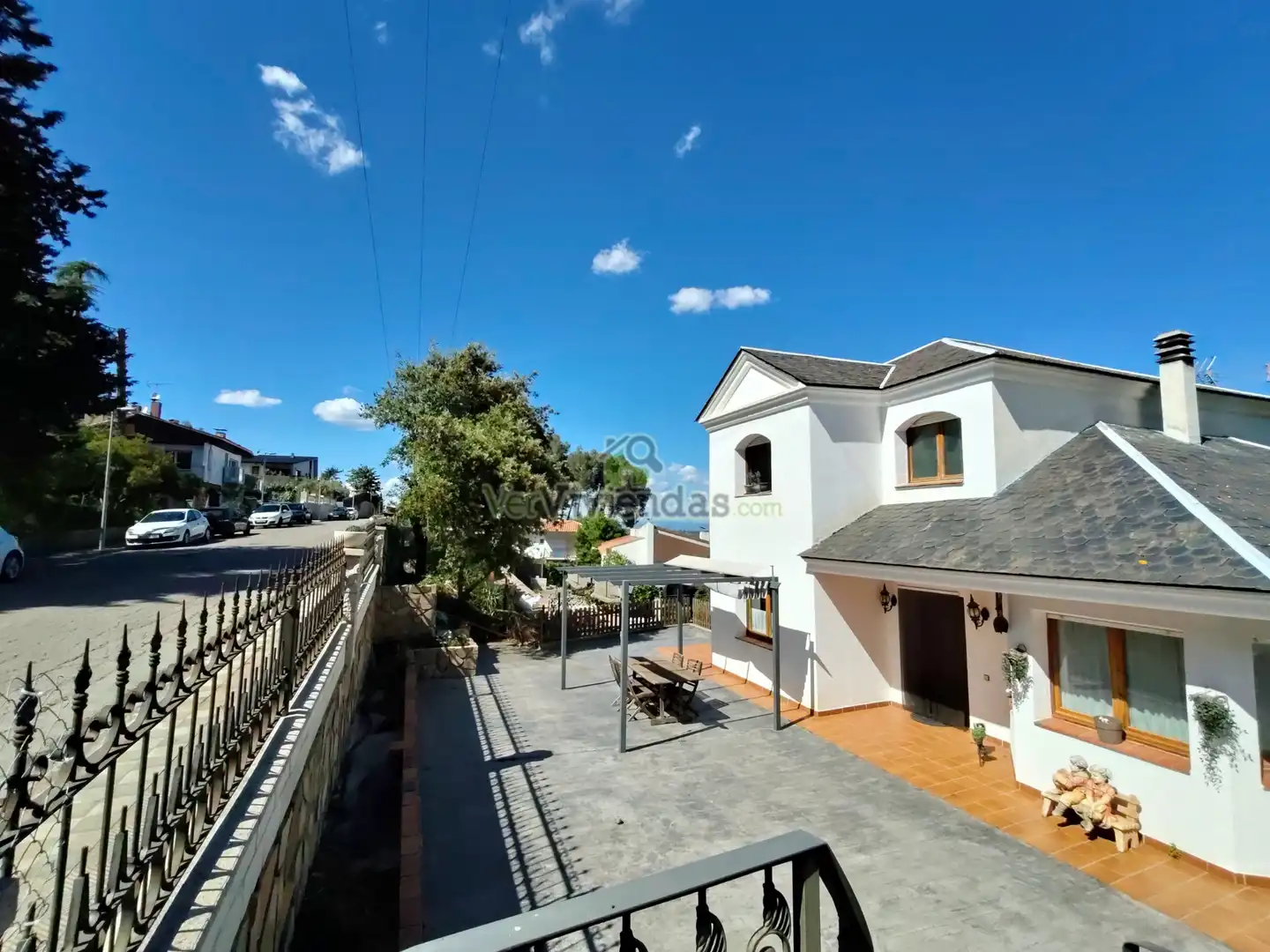 Vista exterior de Casa o xalet en venda en Vallirana amb Calefacció, Jardí privat i Terrassa