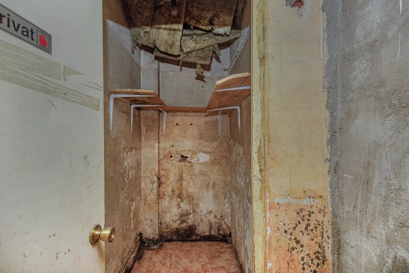 Baño de Local en venta en Girona