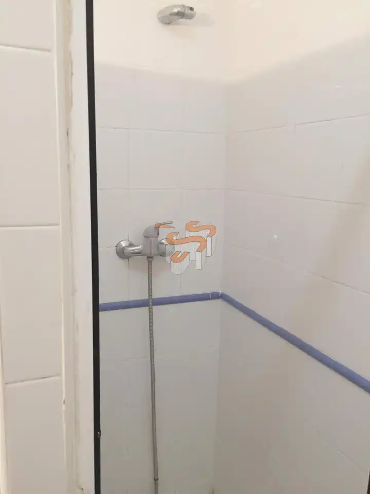Bany de Pis de lloguer en Ferrol amb Calefacció i Moblat