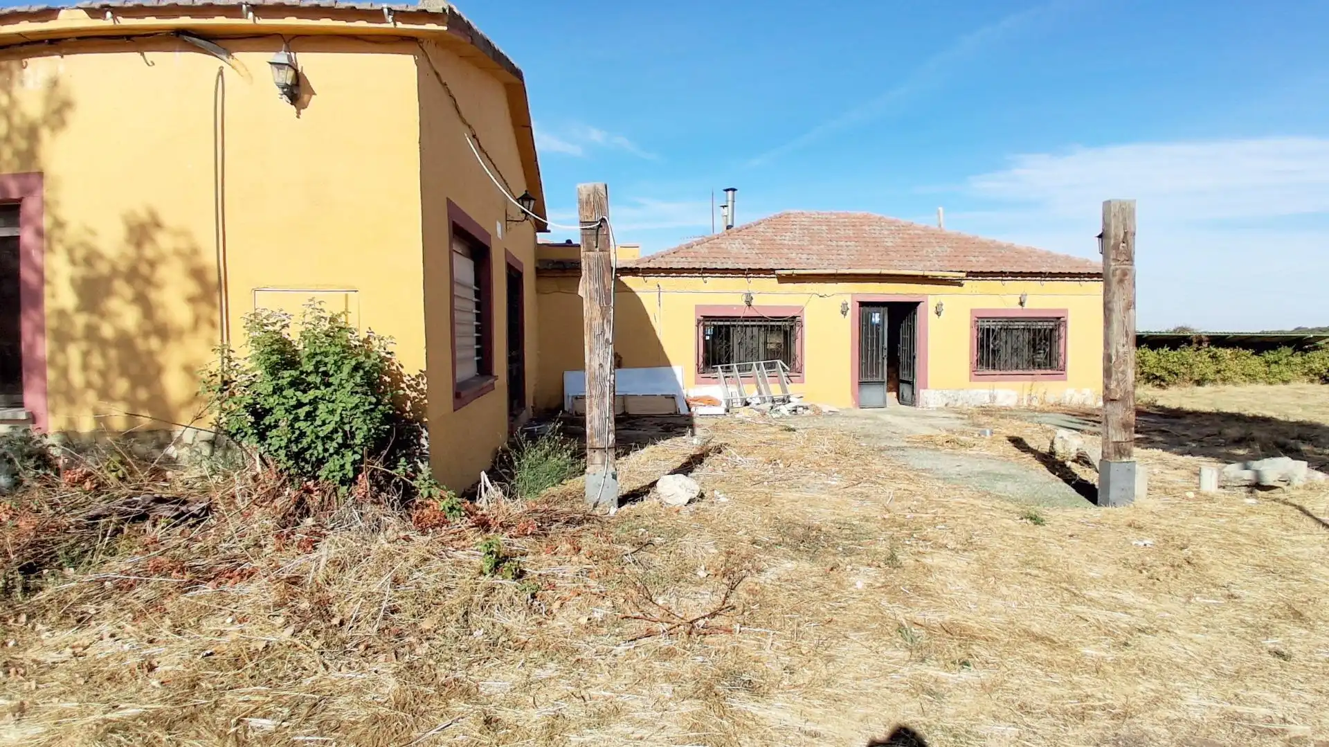 Exterior view of Commercial properties for sale in Vecinos