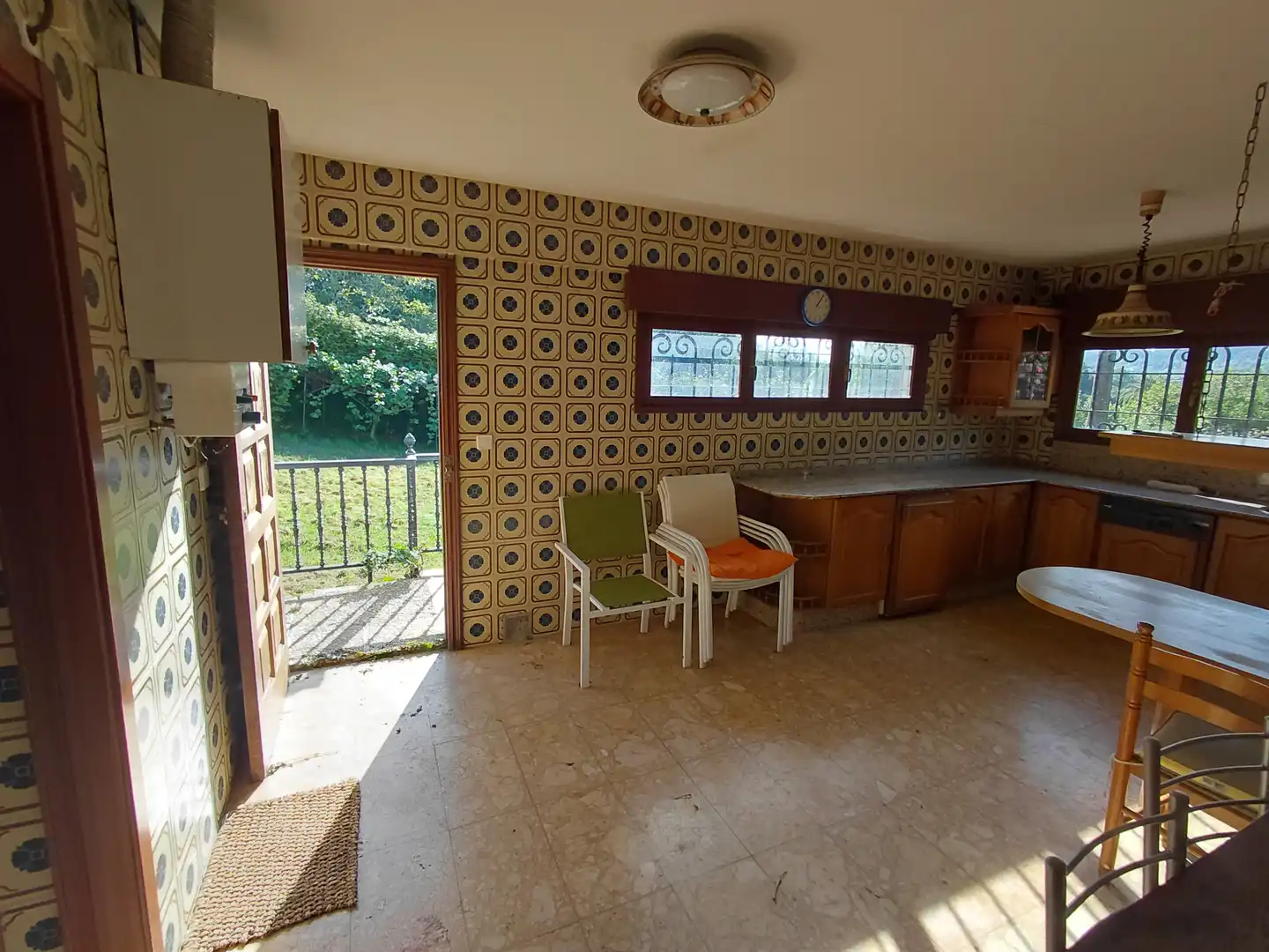 Cocina de Casa o chalet en venta en Oleiros con Aire acondicionado, Calefacción y Jardín privado