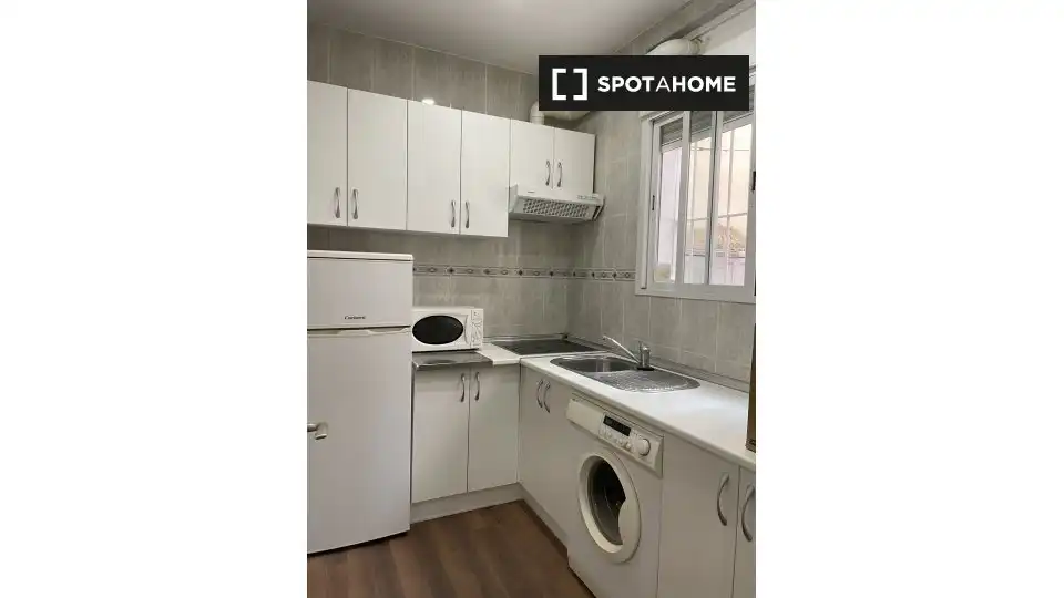 Exterior view of Flat for rent in Madrid  with Air Conditioner, Heating and Furnished