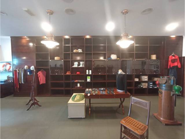 Local comercial en Alquiler en Primo de Rivera en Cuatro Caminos - Plaza de la Cubela