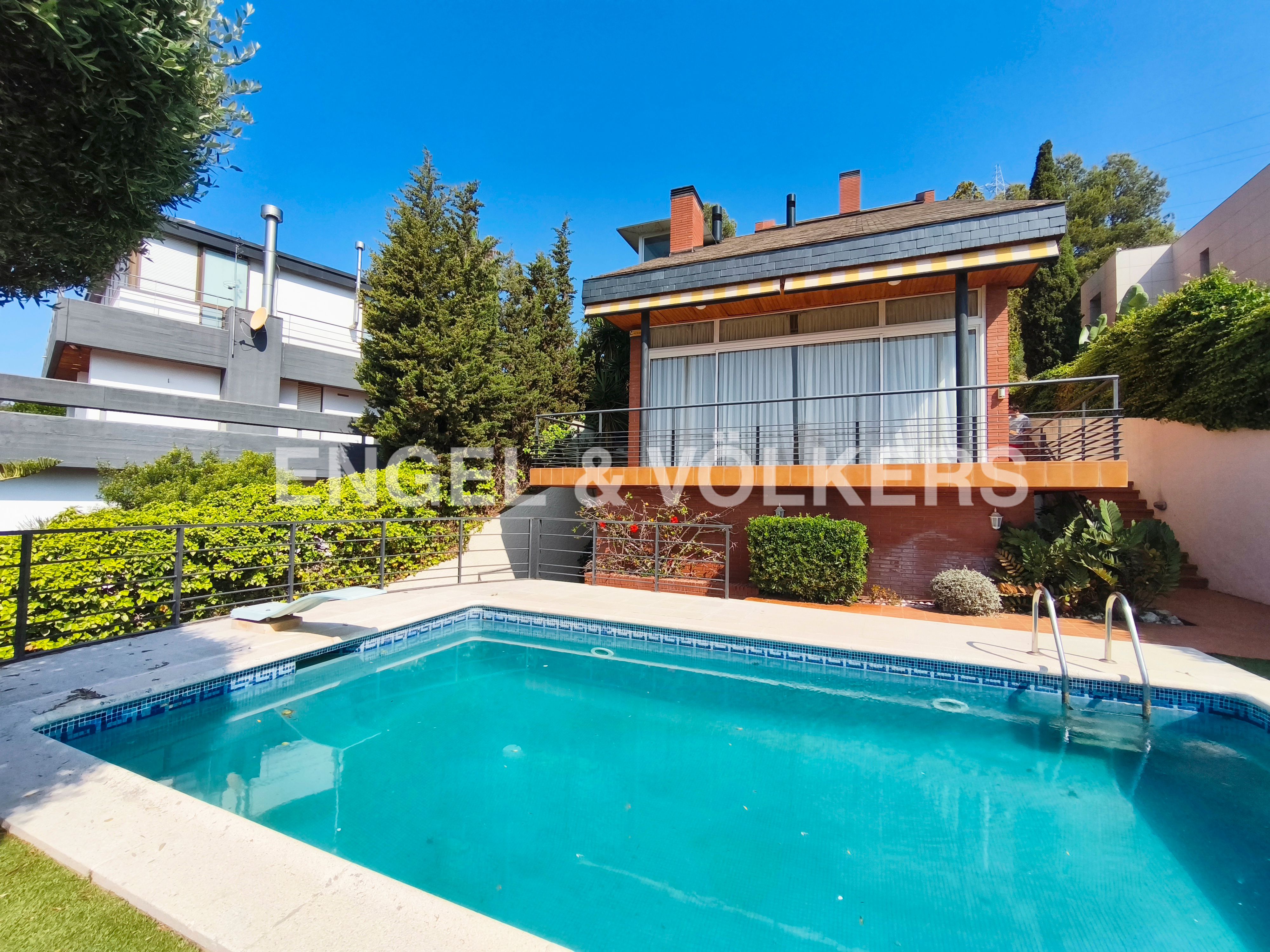 Swimming pool of House or chalet to rent in Sant Just Desvern  with Air Conditioner, Heating and Private garden