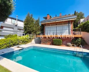 Piscina de Casa o xalet de lloguer en Sant Just Desvern amb Aire condicionat, Calefacció i Jardí privat
