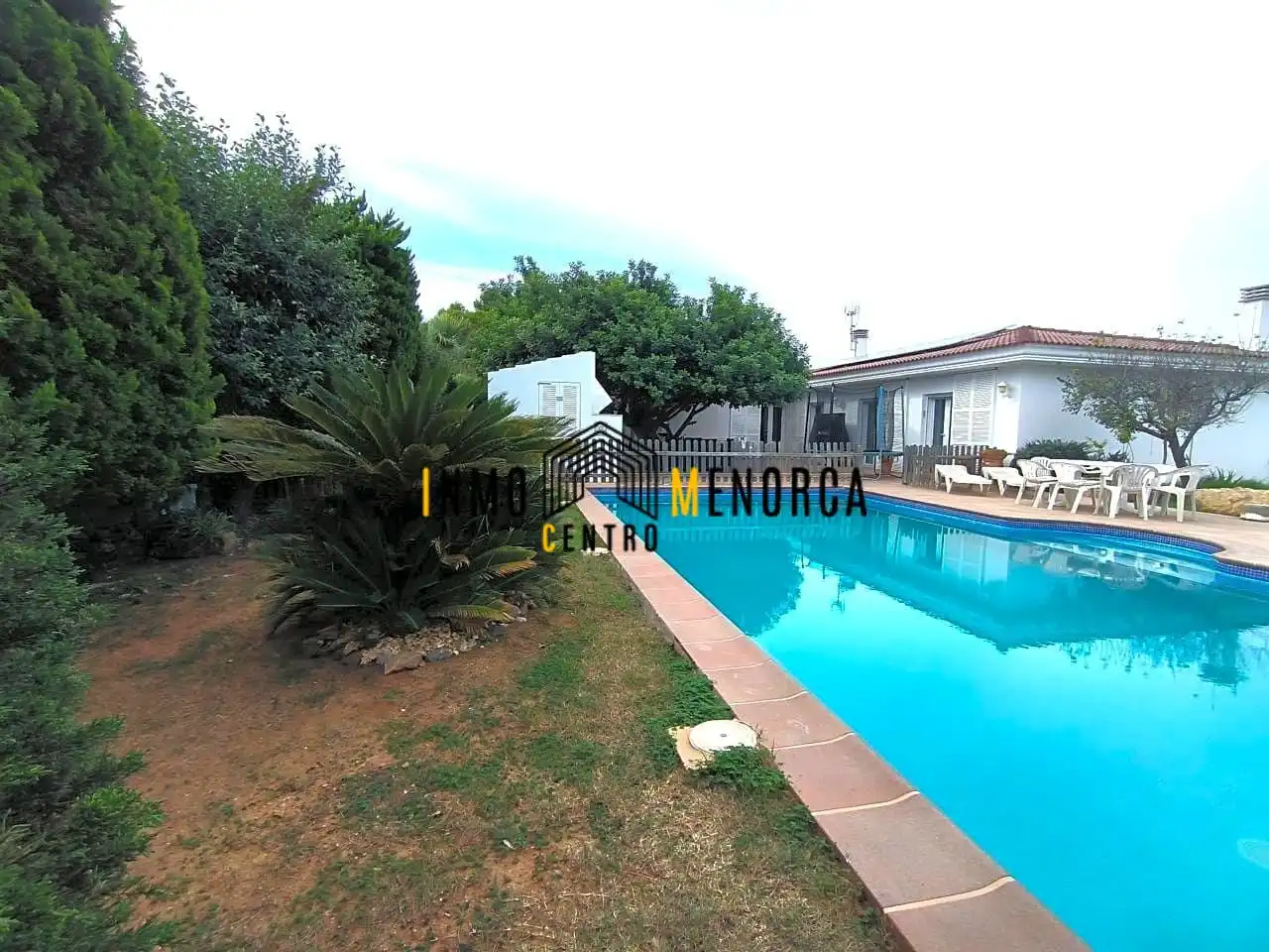 House with pool for sale in Ciutadella